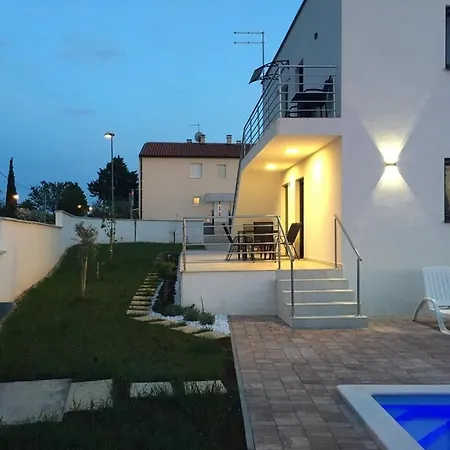 Apartment With Swimming Pool Murine, - 27509 *