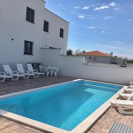 With Swimming Pool Murine, - 27509