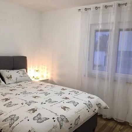 Apartment With Swimming Pool Murine, - 27509