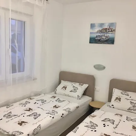 Apartment With Swimming Pool Murine, - 27509